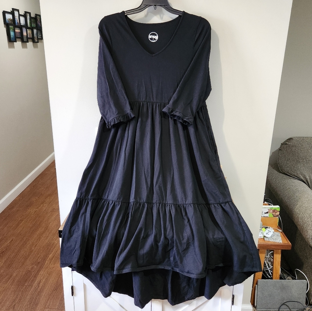 Snag tiered high/low maxi